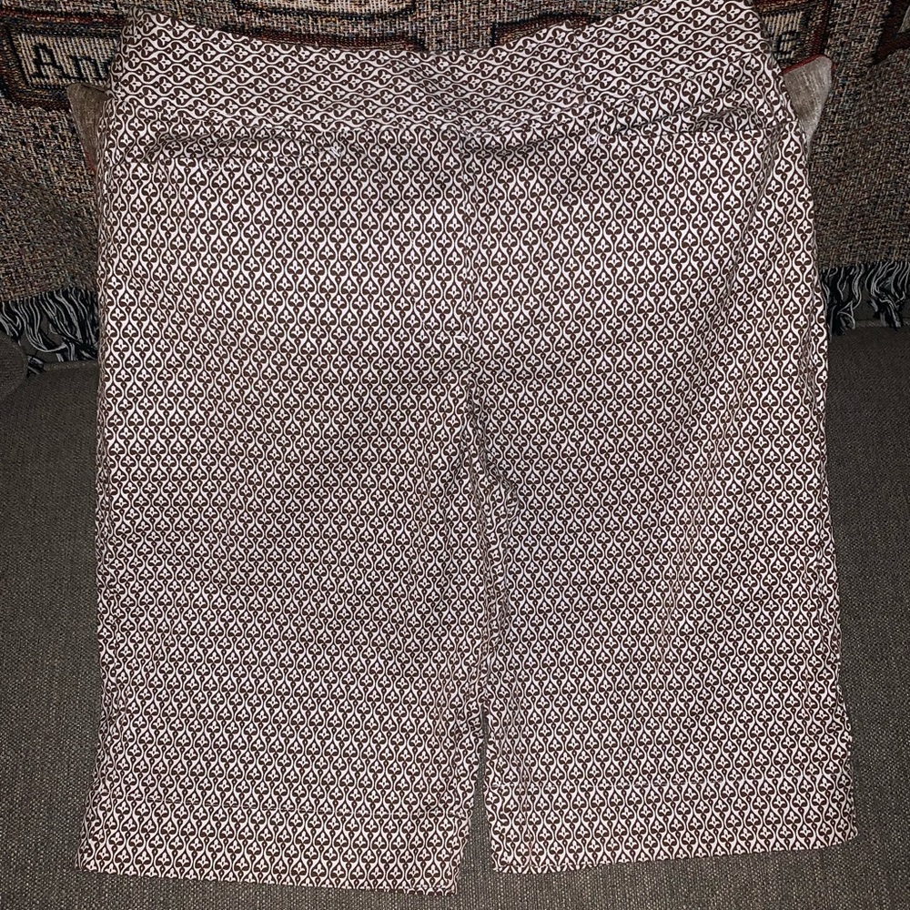 🔹2/$10 Talbot Stretch Bermuda shorts (SZ 6)